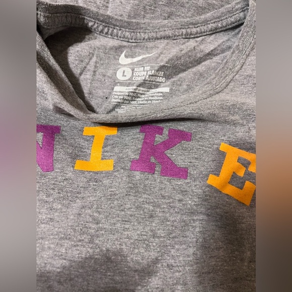Quirky nike vintage short sleeved top - Picture 3 of 3